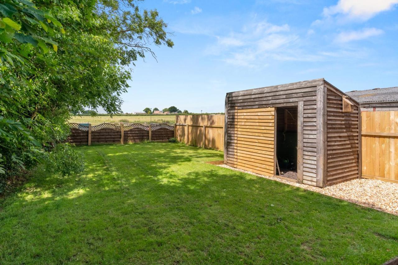 Old Stables, Little Ballthorns Farm Cold Ashton Buitenkant foto